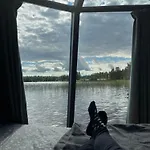 Vikajaervi View Experience Igloos 아파트 로바니에미
