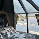 Vikajaervi View Experience Igloos
