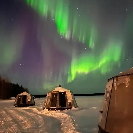 Vikajaervi View Experience Igloos