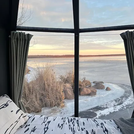 Vikajaervi View Experience Igloos アパート